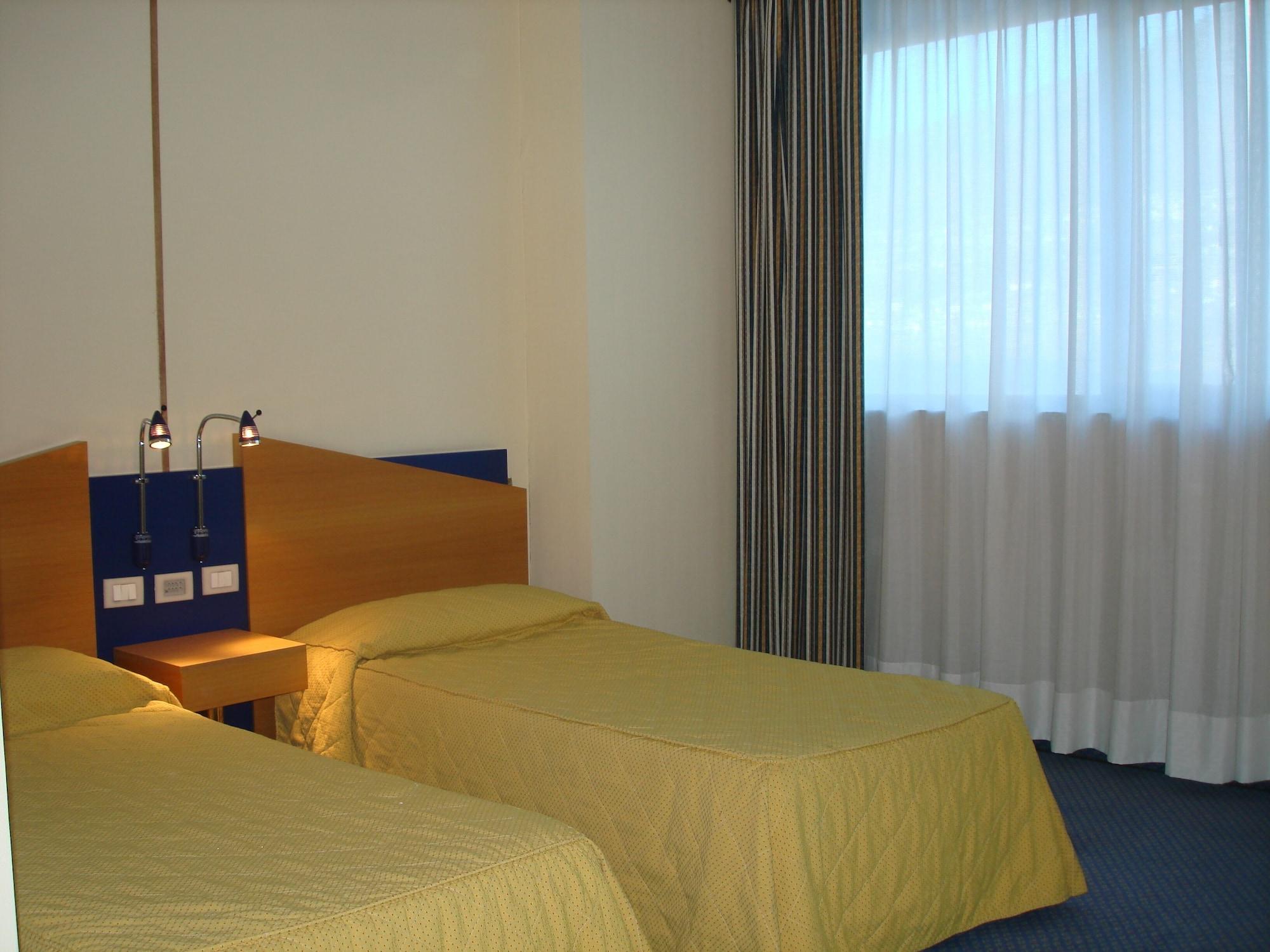 Hotel Express Aosta East Pollein Exterior photo