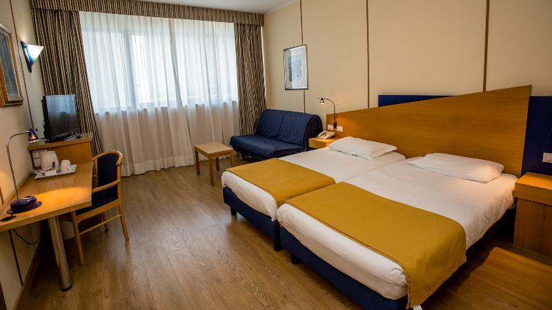 Hotel Express Aosta East Pollein Exterior photo