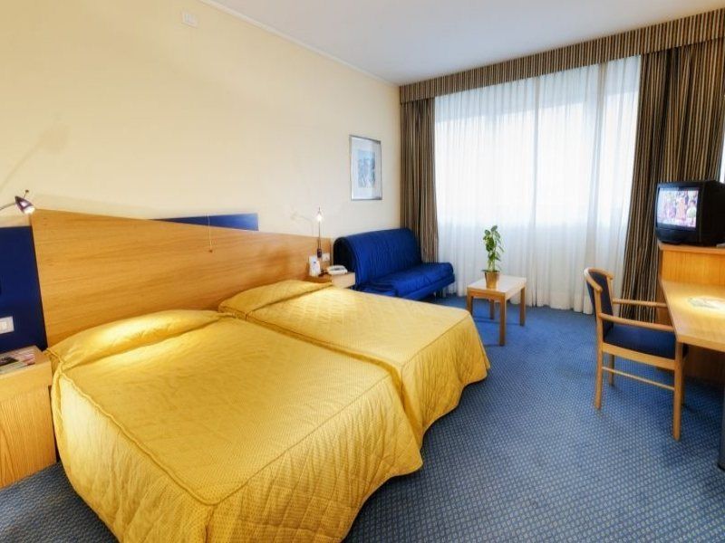 Hotel Express Aosta East Pollein Exterior photo